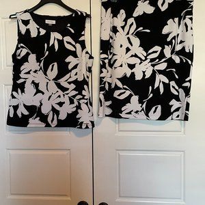 Calvin Klein Top, Black & White Flower, size Large